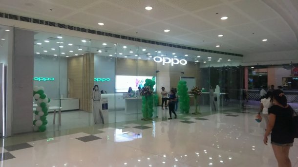 Oppo-Shop in der Mall of Asia in Manila auf den Philippinen
