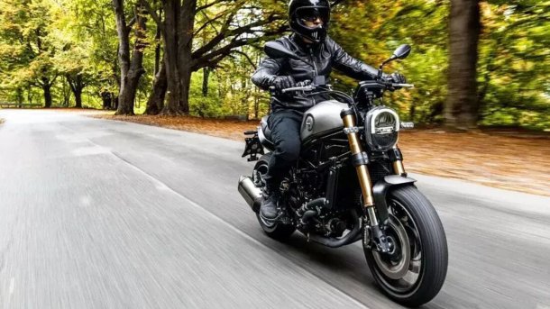 Benelli Leoncino 800