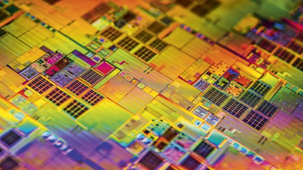 View of a wafer with semiconductor structures.