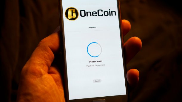 OneCoin auf einem Smartphone