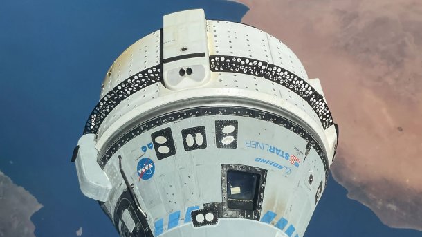 Boeing Starliner Raumkapsel über dem Mittelmeer