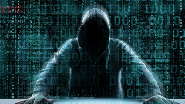 Symbolic image: Hacker with hoodie