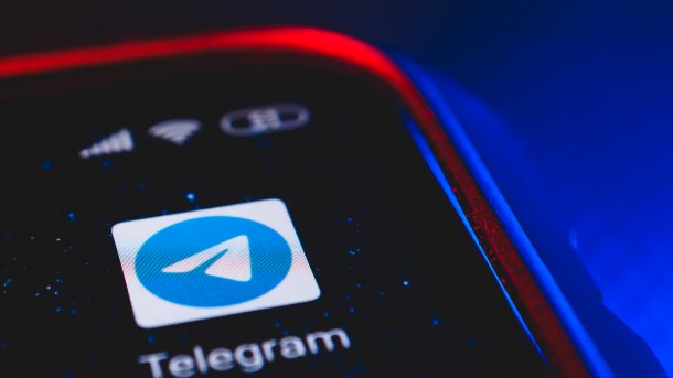 Telegram-Icon auf einem Smartphone-Bildschirm