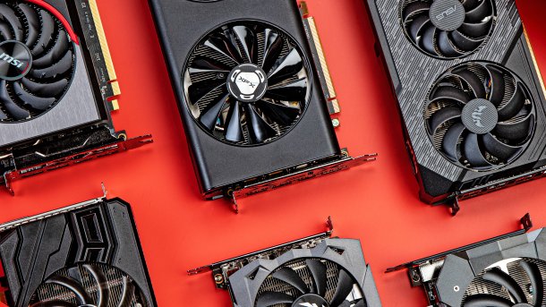 Sechs Grafikkarten auf rotem Untergrund