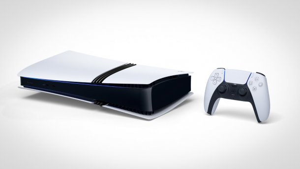 Liegende Playstation 5 Pro neben Controller