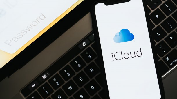 iCloud-Logo auf Handy