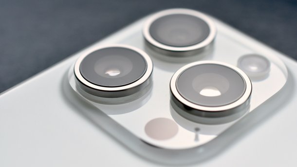 iPhone 15 Pro camera