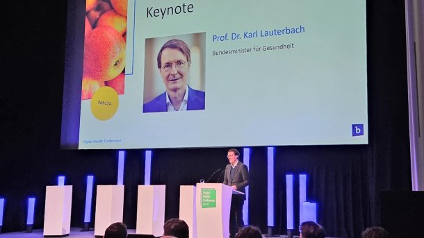 Karl Lauterbach speaks at the HDC24