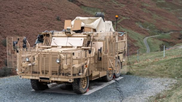 Laserwaffe auf einem Wolfhound-Mannschaftswagen montiert