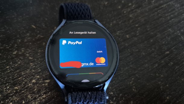 Smartwatch mit aktiver Google-Wallet-Zahlung mit Paypal