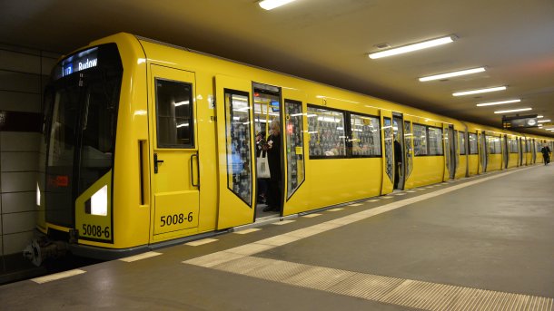 Eine U-Bahn der BVG