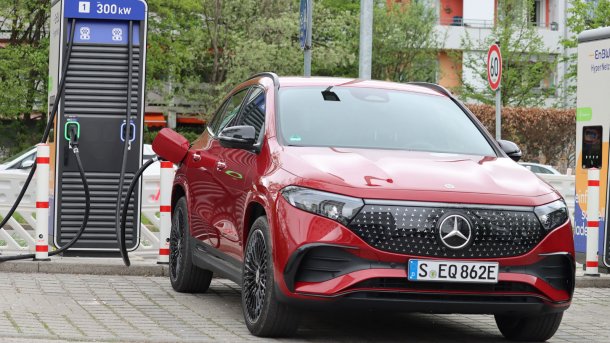 Mercedes EQA 300
