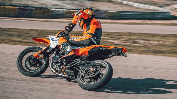 KTM 390 SMC-R