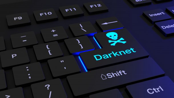 Enter-Taste zeigt Toetenkopf und "Darknet"-Aufschrift