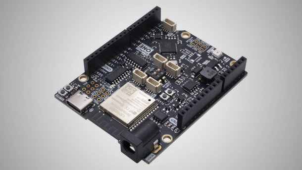 Board ist von schräg oben zu sehen.