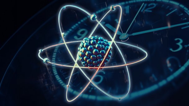Atom mit Uhr