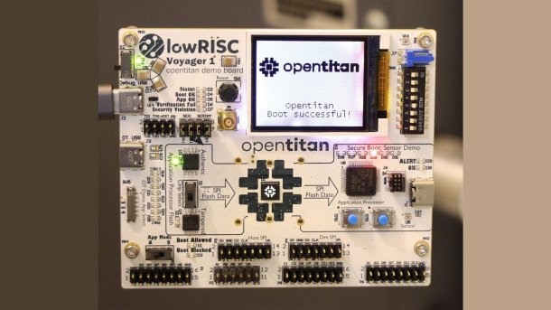 Developer board lowRISC Voyager-1 with OpenTitan security chip "Earlgrey".