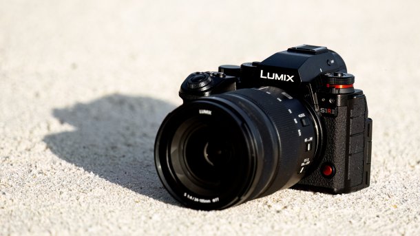 Lumix DC-S1RM2