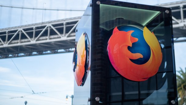 Firefox-Logo auf einem Glasturm