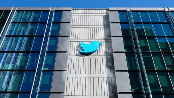 Twitter,Logo,,Sign,On,Headquarters,Campus,Building.,Twitter,Is,An