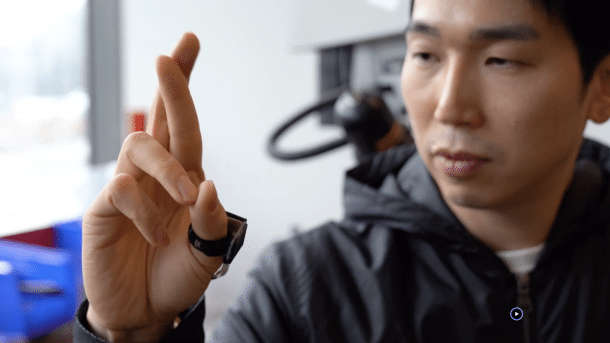With an AI ring, sign language can be used for input into a computer