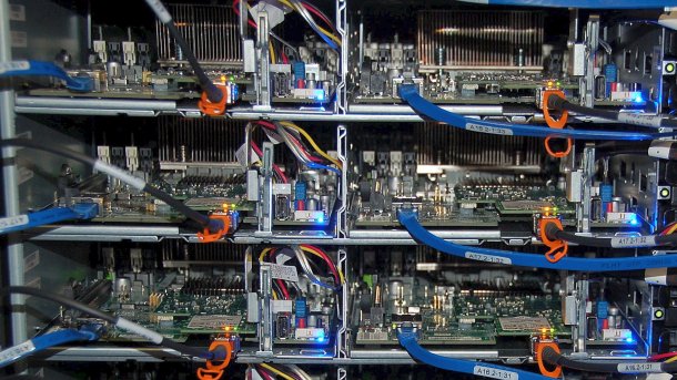 Server with network cables