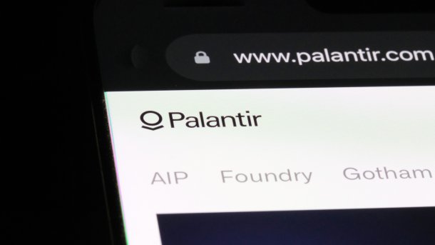 An excerpt from the Palantir website including logo