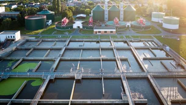 Aerial,View,Of,Wastewater,Treatment,Plant,With,Aeration,Tanks,And, Kläranlage