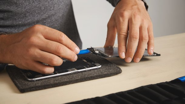 Reparatur eines Smartphones