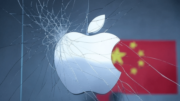 Apple logo in front of Chinese flag (symbolic image)