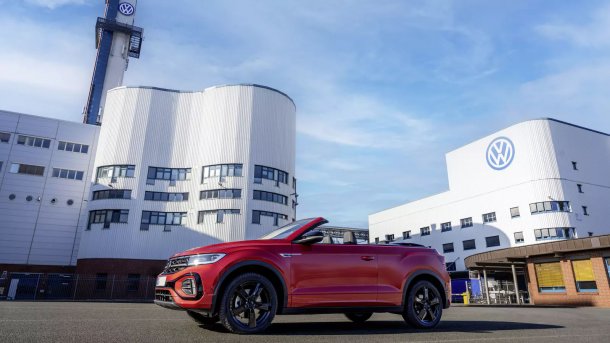 Volkswagenwerk Osnabrück mit VW T-Roc Cabrio