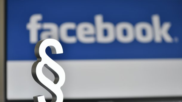 A paragraph symbol in the foreground, the Facebook logo in the background