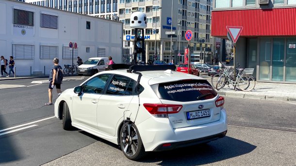 Camera car for Apple Maps, seen in Cologne in June 2020.
