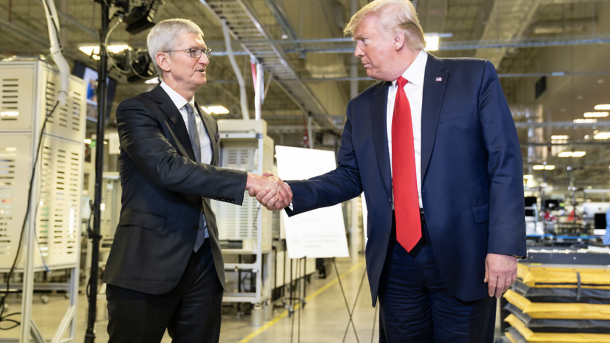 Apple CEO Tim Cook with US President Donald Trump