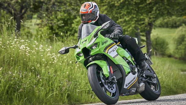 Superbike Kawasaki ZX-10 R on test: Less extreme than feared