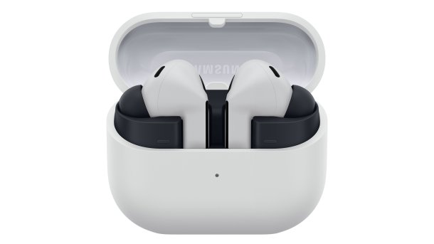 Samsung Galaxy Buds 3 FE in the open case
