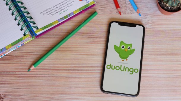 A smartphone with the Duolingo app