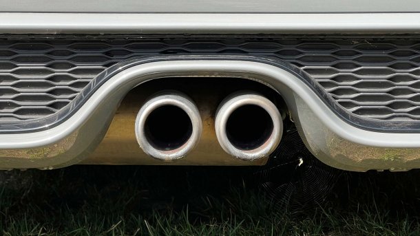 Exhaust pipe