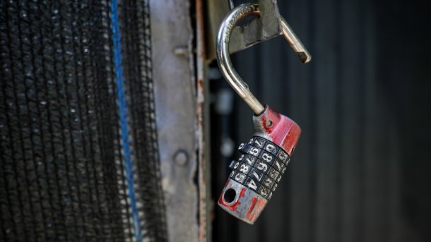 Open combination lock