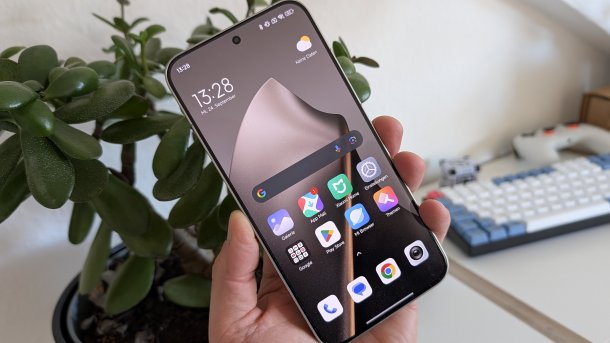 Xiaomi 15T Pro in the front of the hand