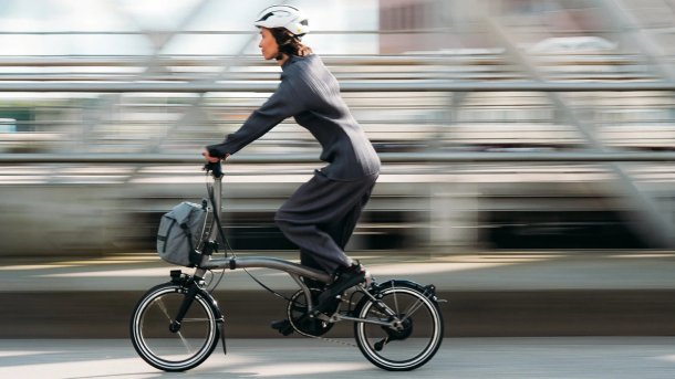 Brompton's Electric T-Line in motion