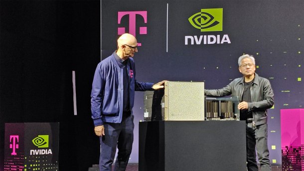 The two CEOs Tim Höttges and Jensen Huang in Berlin. 