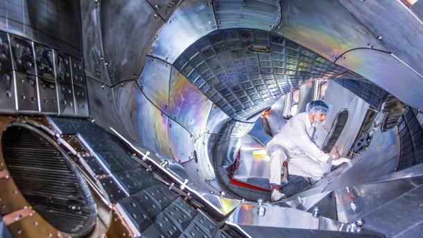 Wartungsarbeiten im Plasmagefäß von Wendelstein 7-X in Greifswald (November 2025)