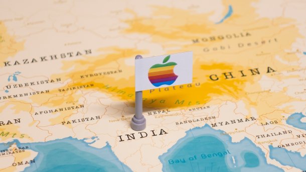 Apple-Fähnchen auf Karte mit Indien