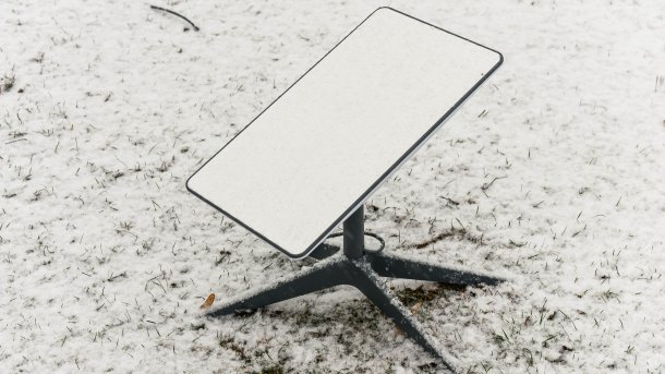 Starlink antenna in snow