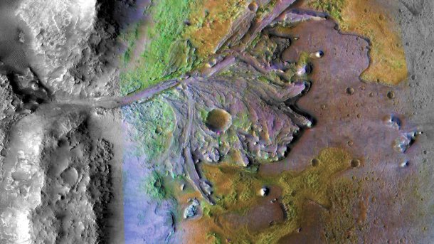 Dried-up river delta in Mars crater Jezero