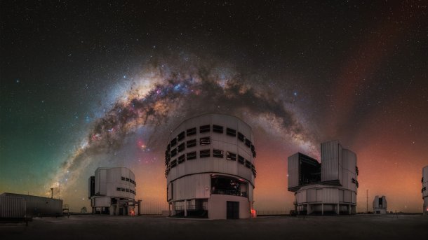 The Very Large Telescope under the Milky Way