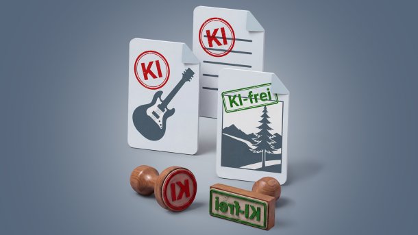 Drei Dokumente mit KI-Symbolen und zwei Stempel, einer mit KI, einer mit KI-frei.