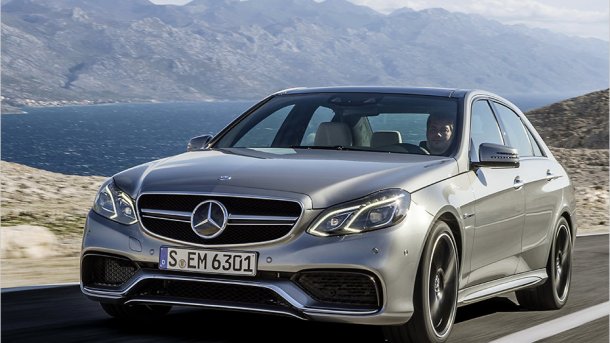 Auf der Auto Show in Detroit stellt Mercedes den modellgepflegten E 63 AMG vor.