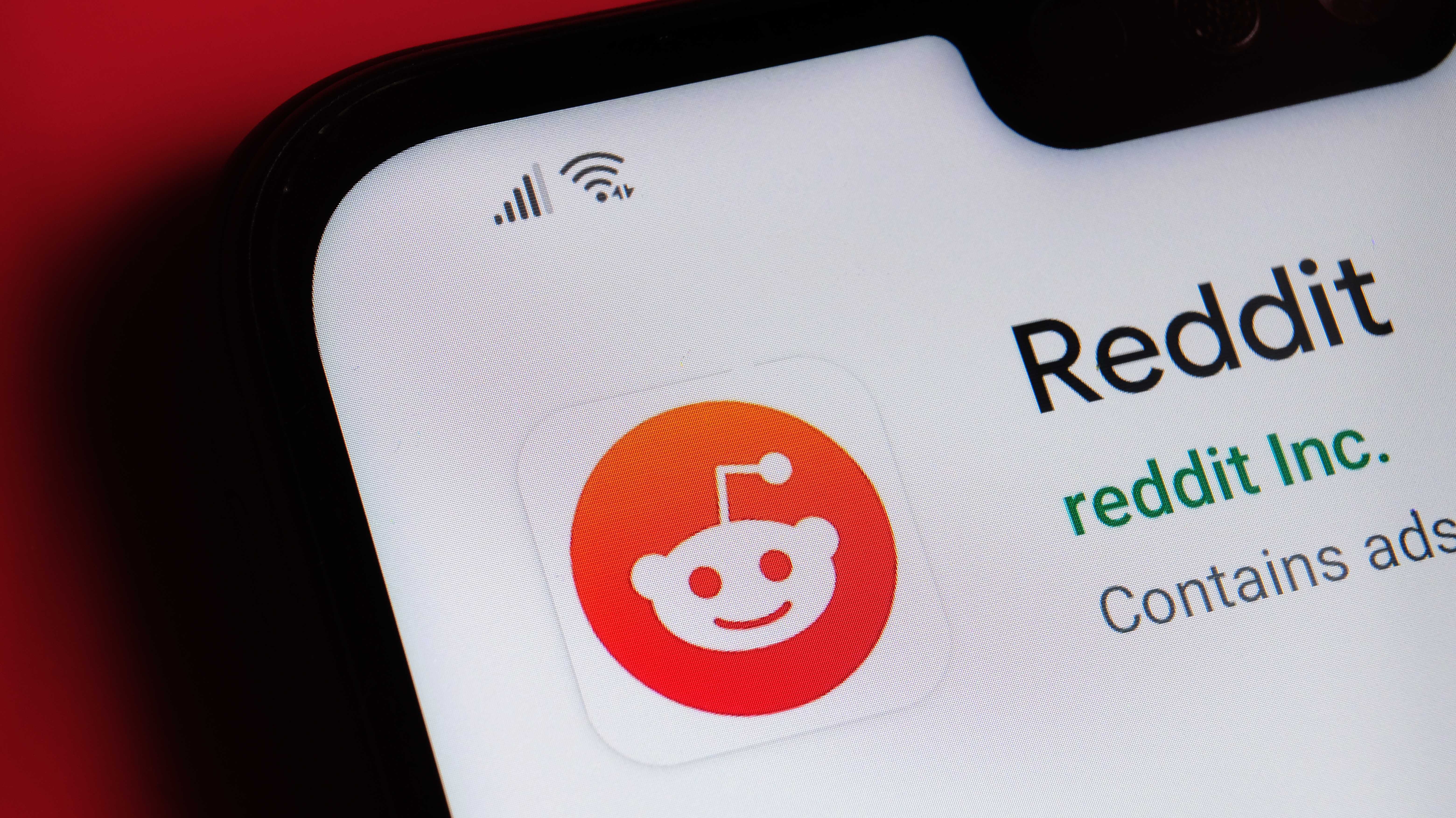 Reddit-Logo auf Smartphone-Bildschirm